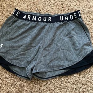 Under Armor women’s size Medium shorts. Worn twice. EUC